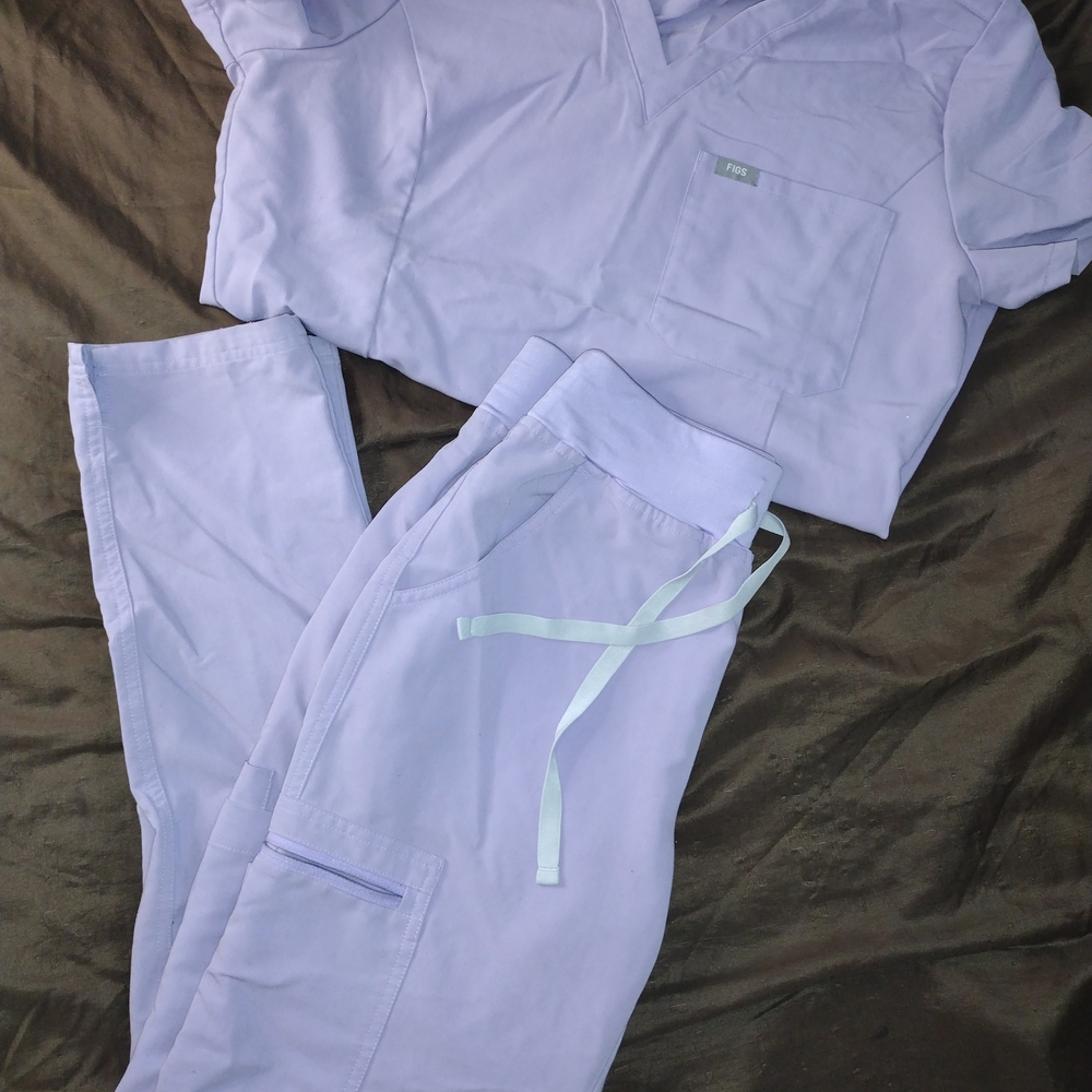 Figs Lavender Scrub Ensemble
